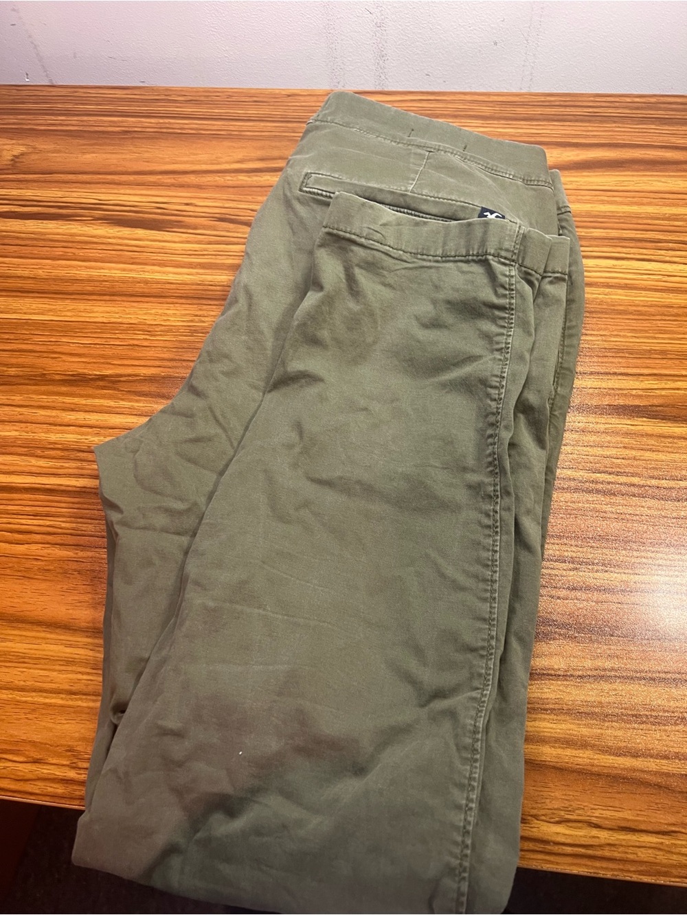 Hollister Olive-Style Men's Chinos